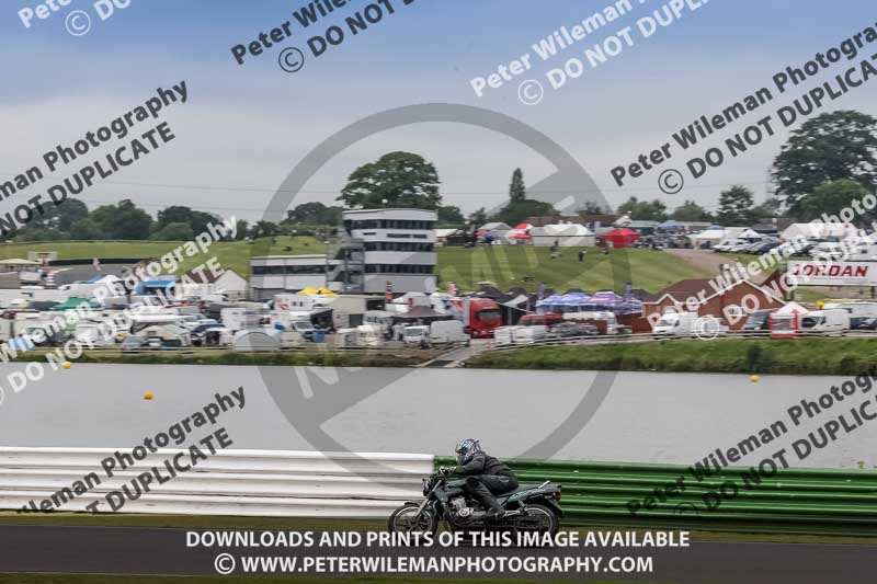 Vintage motorcycle club;eventdigitalimages;mallory park;mallory park trackday photographs;no limits trackdays;peter wileman photography;trackday digital images;trackday photos;vmcc festival 1000 bikes photographs